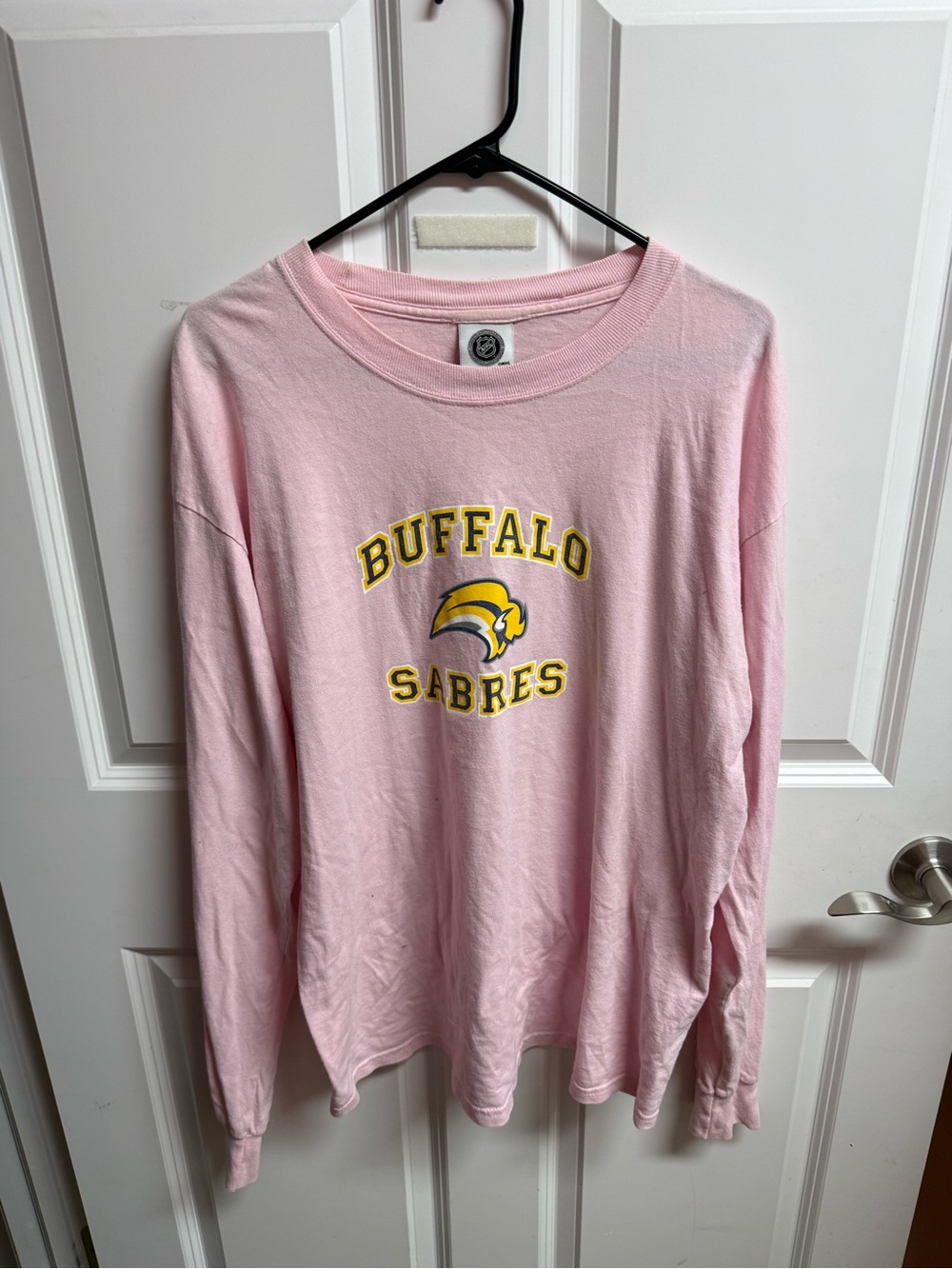 NHL Pink Buffalo Sabres Crewneck Long-Sleeve Sweatshirt